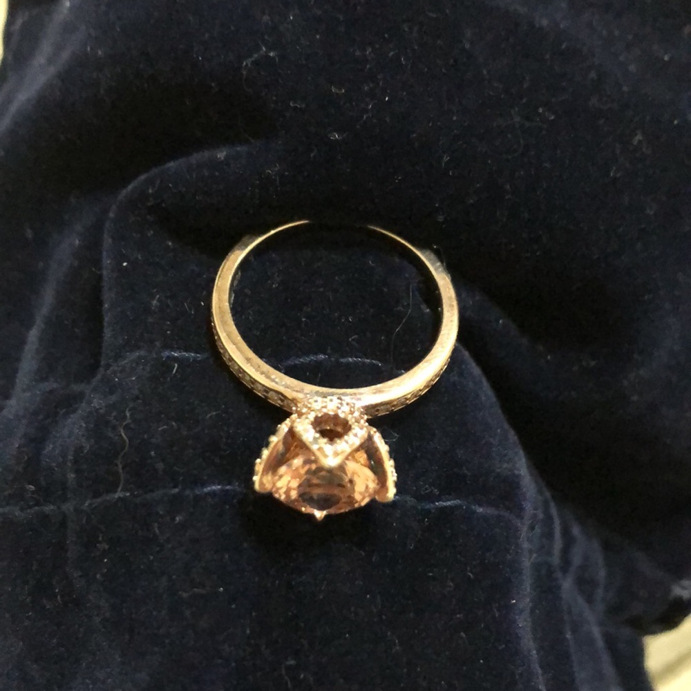Stunning Rose Gold Crown Petal Ring - Picture 2 of 6